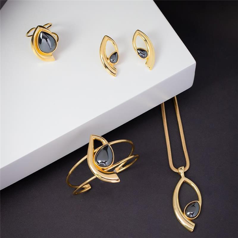 ANEL FOLHEADO A OURO