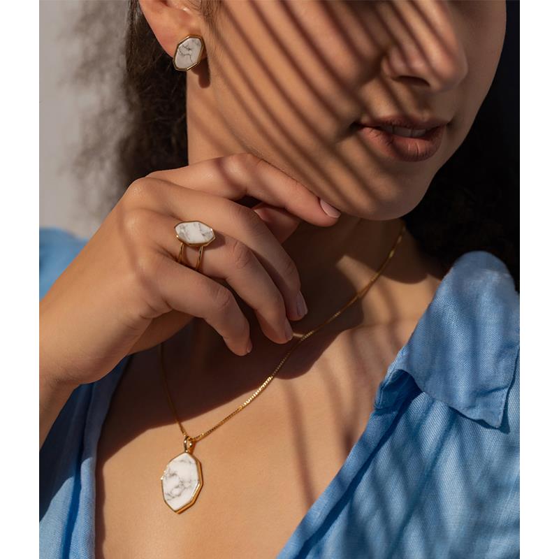 ANEL FOLHEADO A OURO