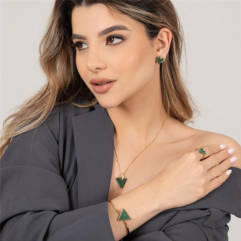 ANEL FOLHEADO A OURO