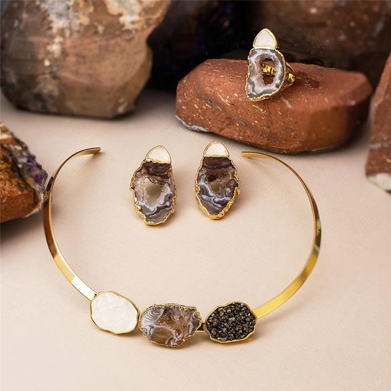 ANEL FOLHEADO A OURO