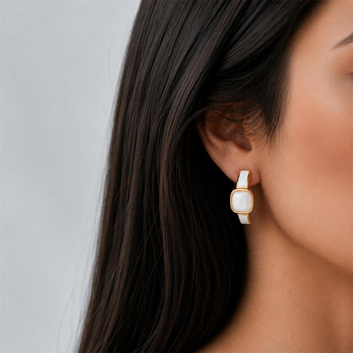BRINCO FOLHEADO A OURO COM ESMALTE
