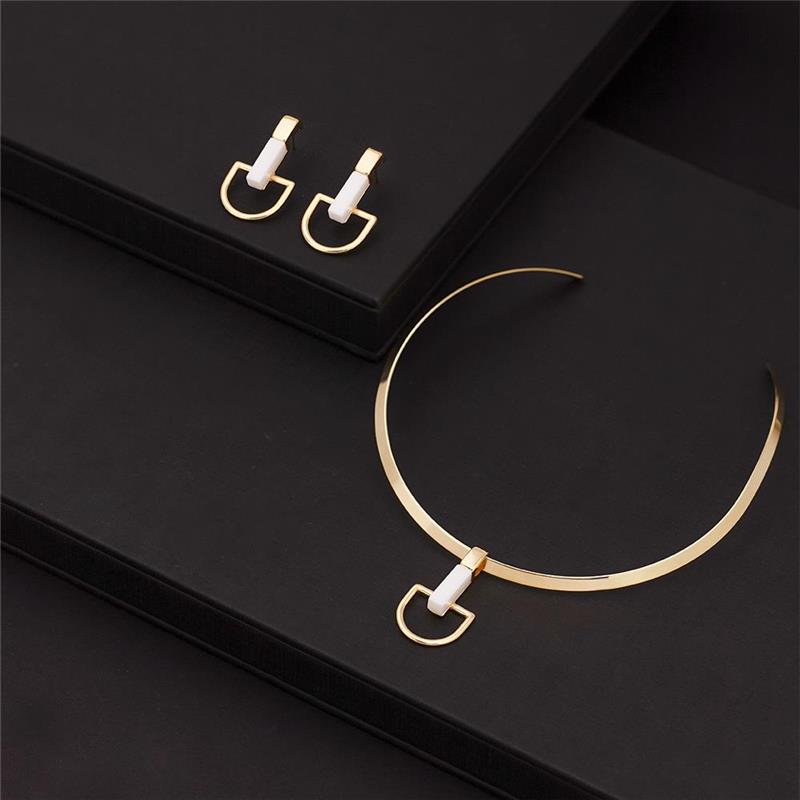 BRINCO FOLHEADO A OURO