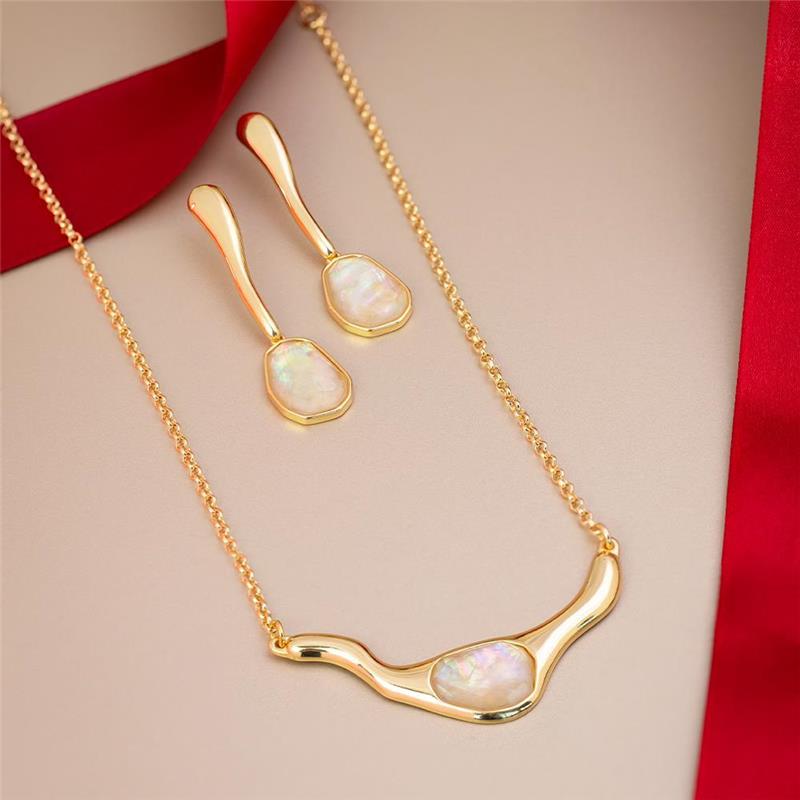 BRINCO FOLHEADO A OURO