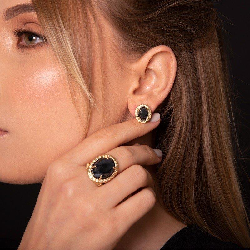 BRINCO ÁGATA PRETA COM EFEITO PEROLADO FOLHEADO RÓDIO