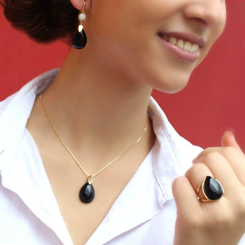 BRINCO FOLHEADO A RÓDIO NEGRO