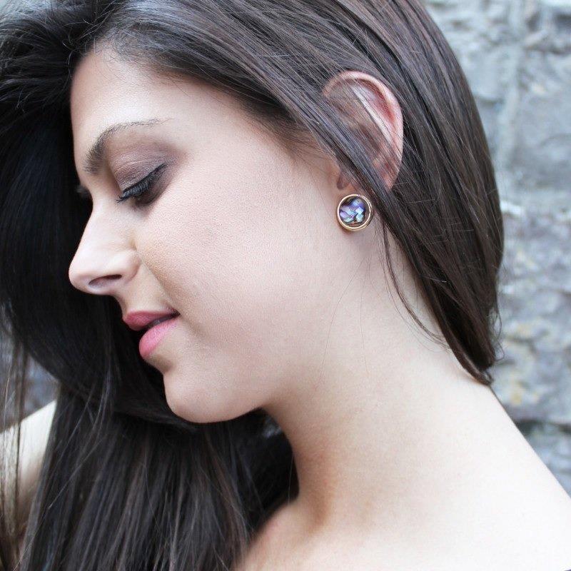 BRINCO FOLHEADO A RÓDIO NEGRO