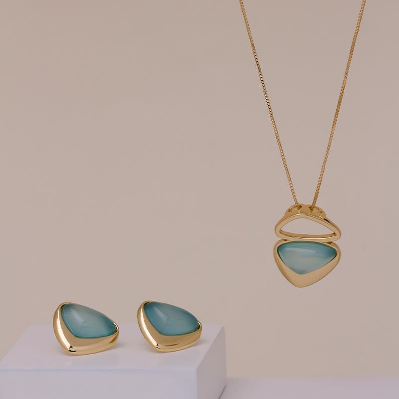 CONJUNTO FOLHEADO A OURO