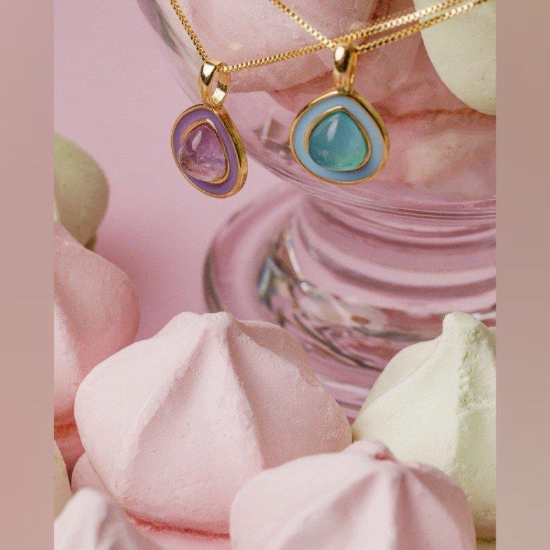 CONJUNTO FOLHEADO A OURO COM ESMALTE PRETO