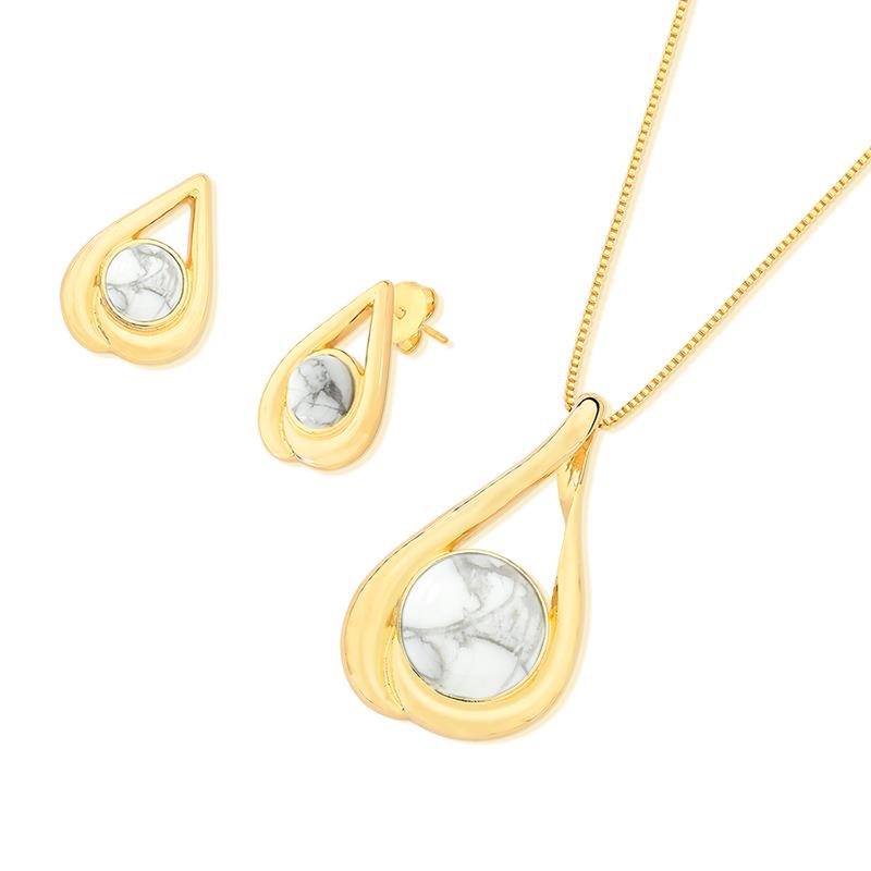 CONJUNTO FOLHEADO A OURO