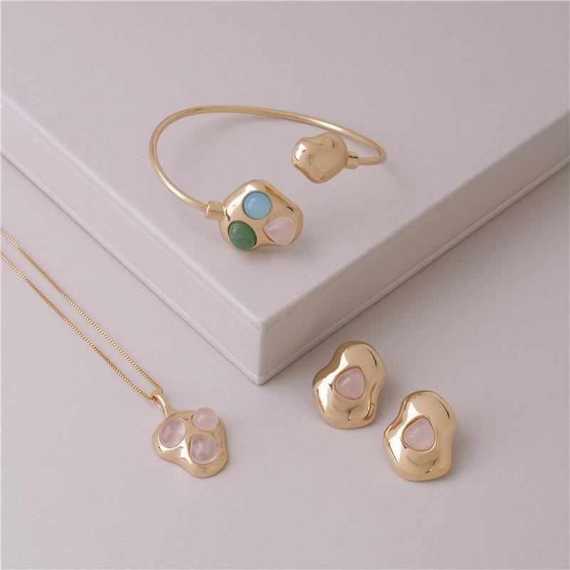 CONJUNTO FOLHEADO A OURO