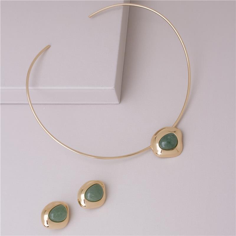 CONJUNTO FOLHEADO A OURO