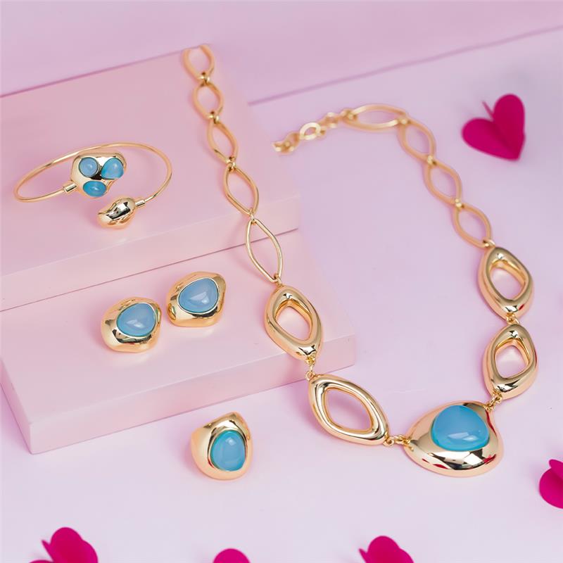 CONJUNTO FOLHEADO A OURO