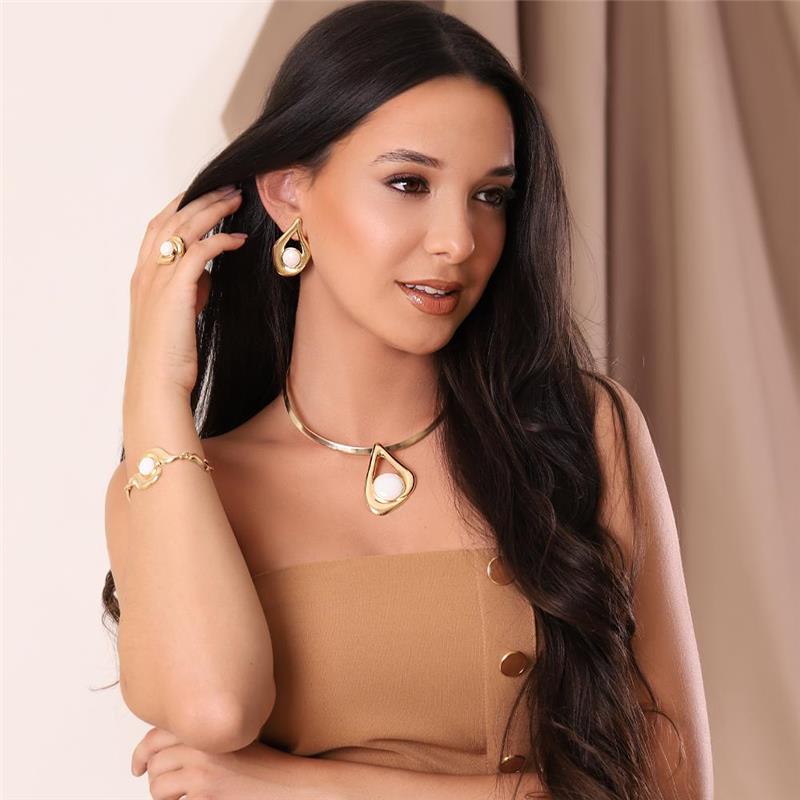 CONJUNTO FOLHEADO A OURO