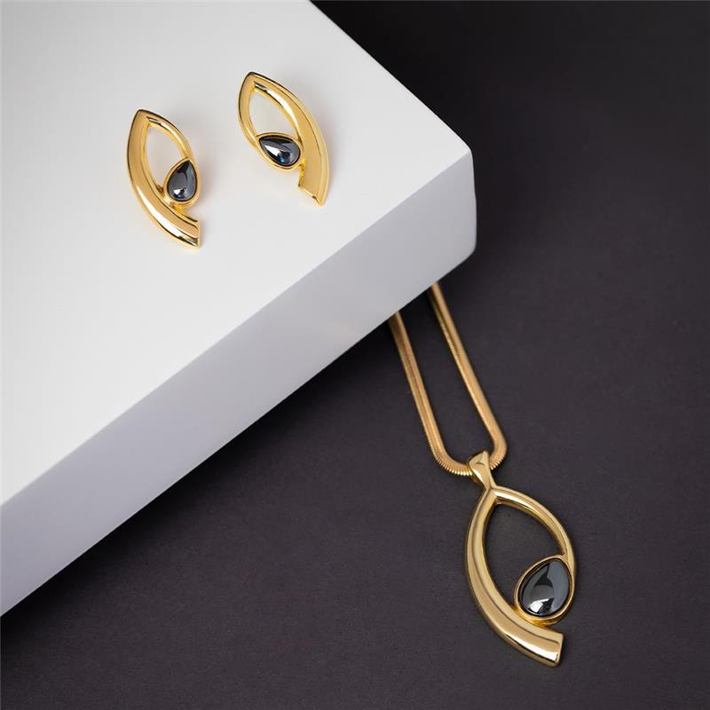 CONJUNTO FOLHEADO A OURO