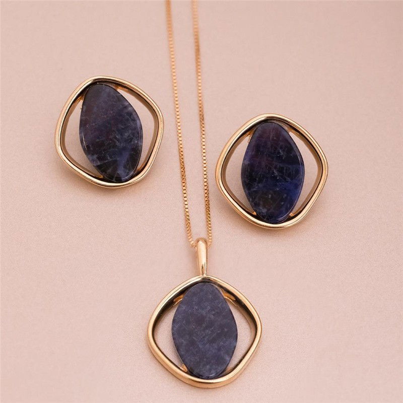 CONJUNTO FOLHEADO A OURO