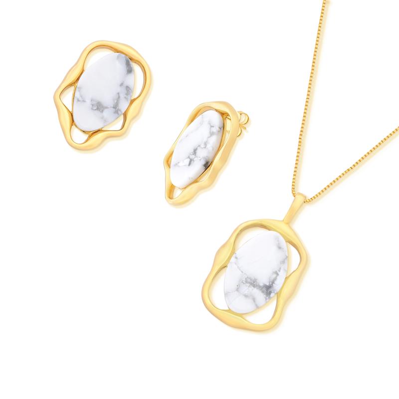 CONJUNTO FOLHEADO A OURO