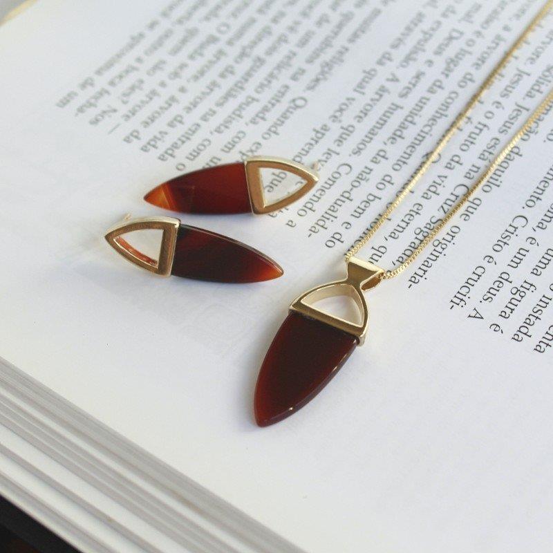 CONJUNTO FOLHEADO A OURO