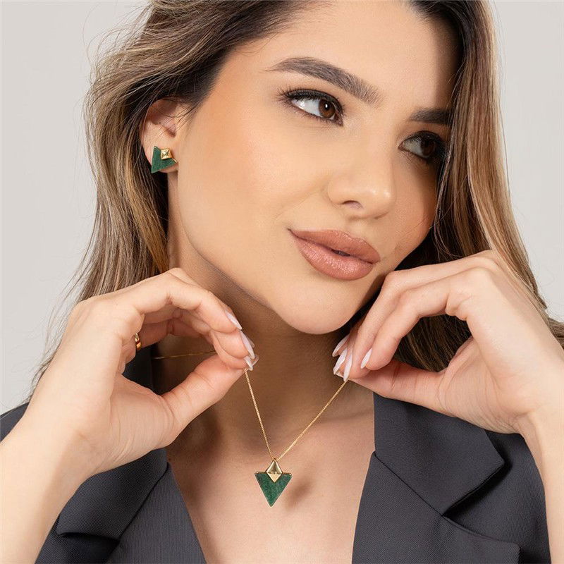 CONJUNTO FOLHEADO A OURO