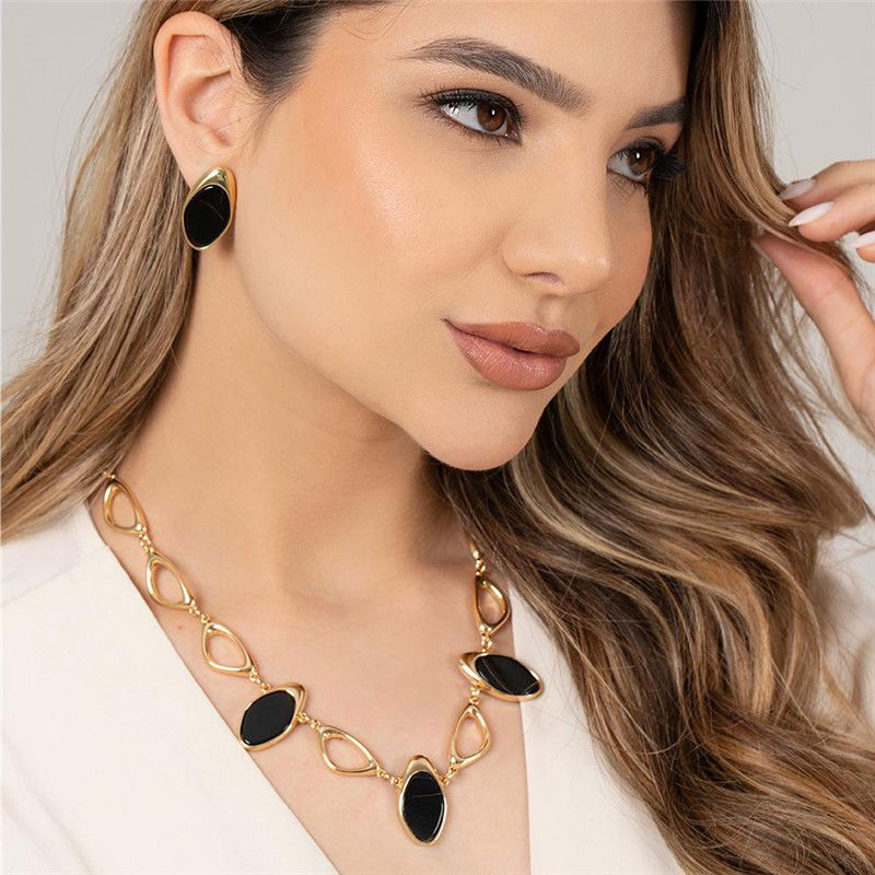 CONJUNTO FOLHEADO A OURO