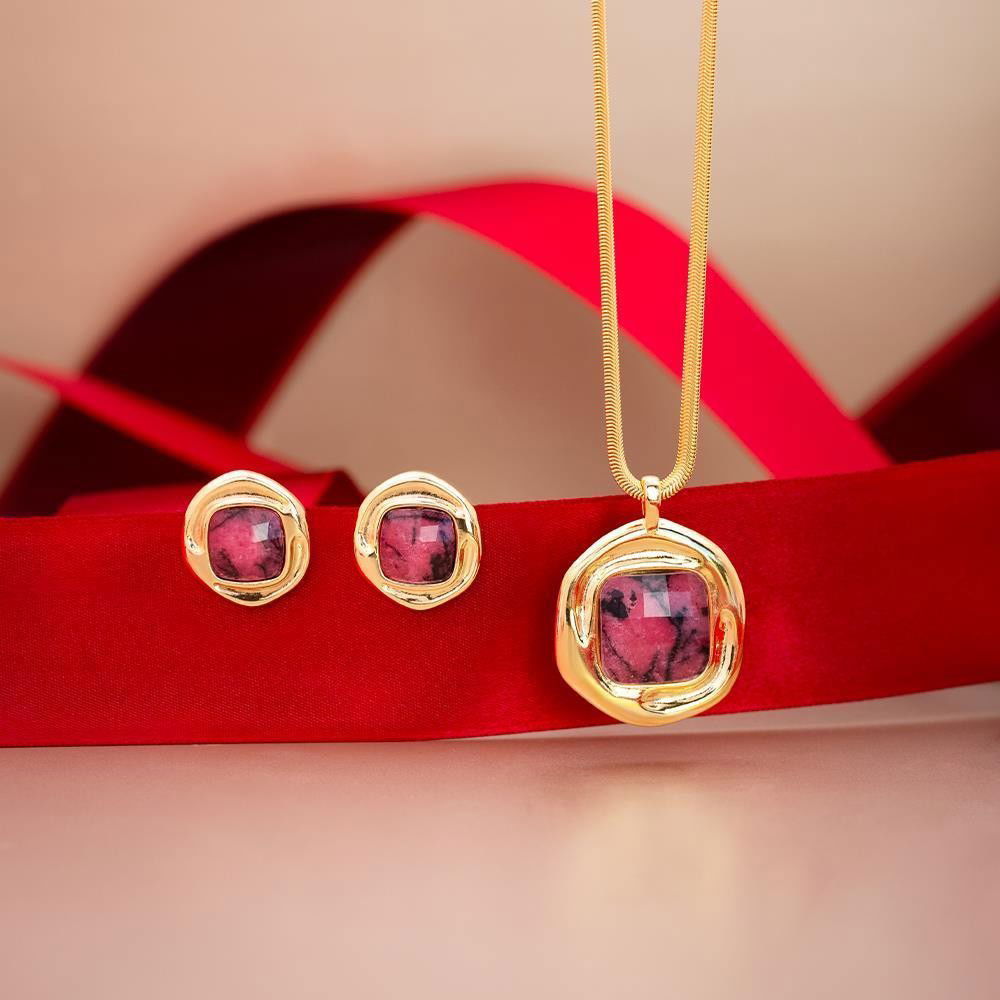 CONJUNTO FOLHEADO A OURO