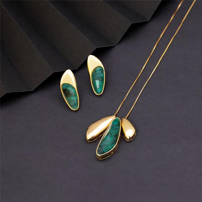 CONJUNTO FOLHEADO A OURO