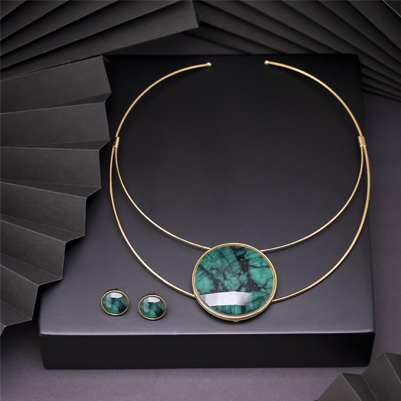 CONJUNTO FOLHEADO A OURO