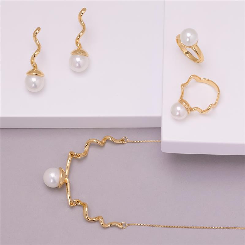 CONJUNTO FOLHEADO A OURO