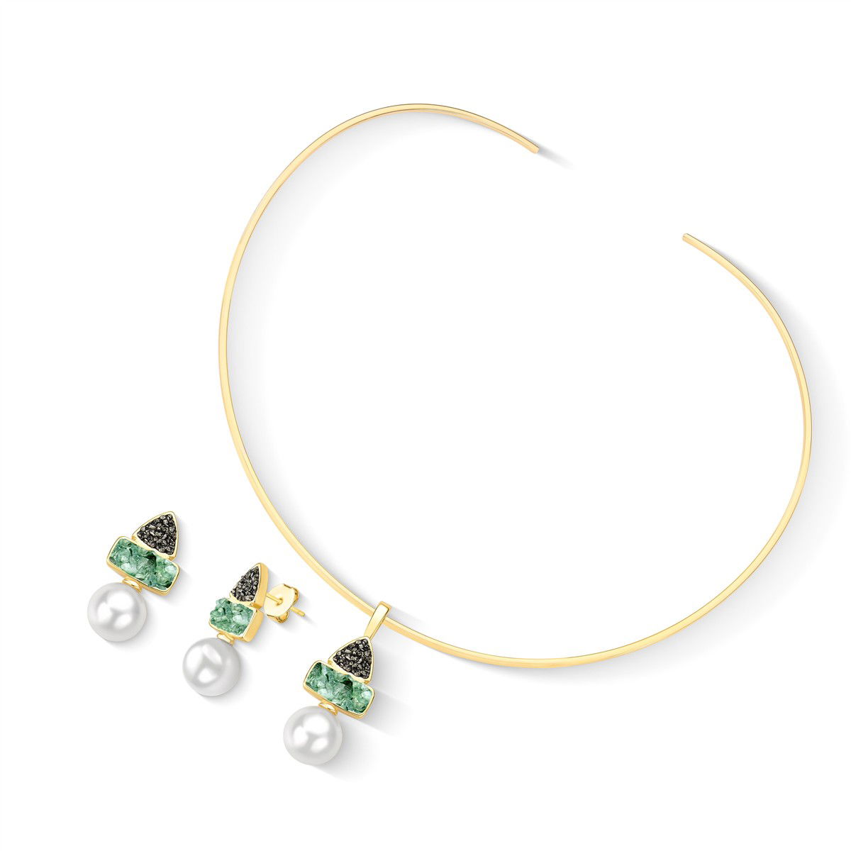 CONJUNTO FOLHEADO A OURO
