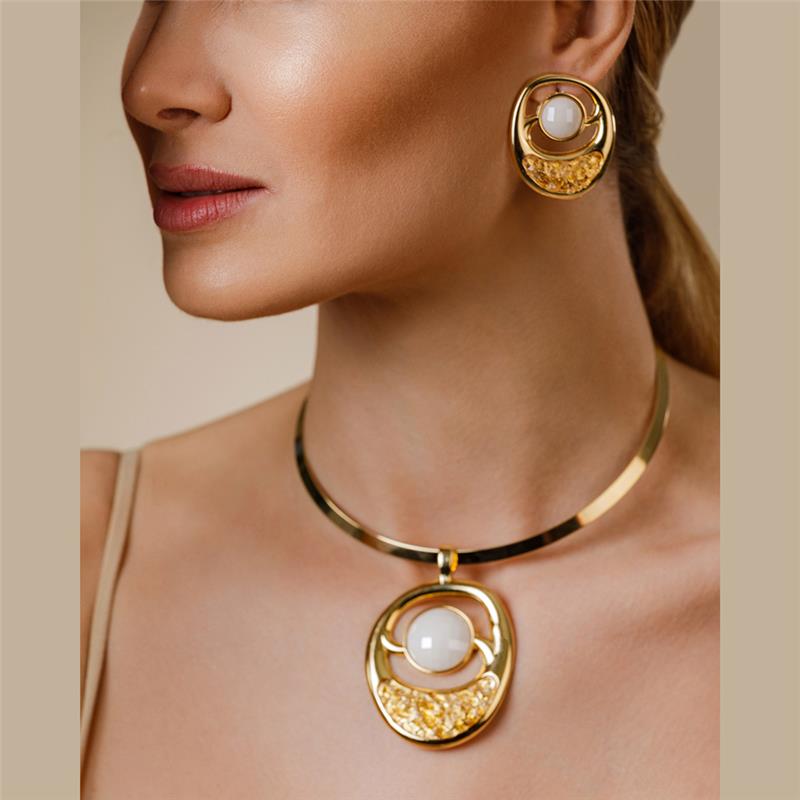 CONJUNTO FOLHEADO A OURO