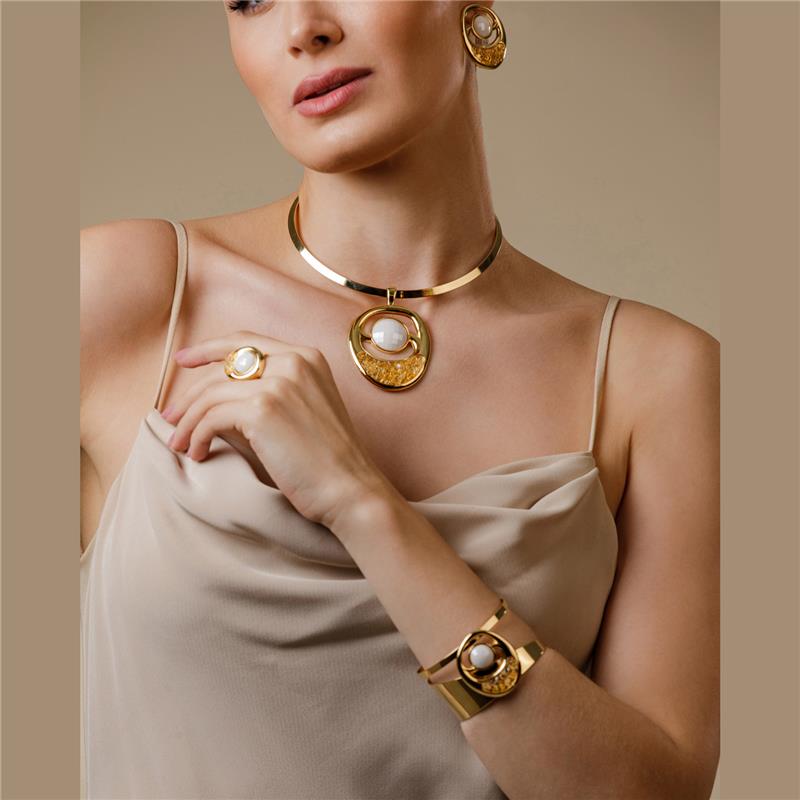 CONJUNTO FOLHEADO A OURO