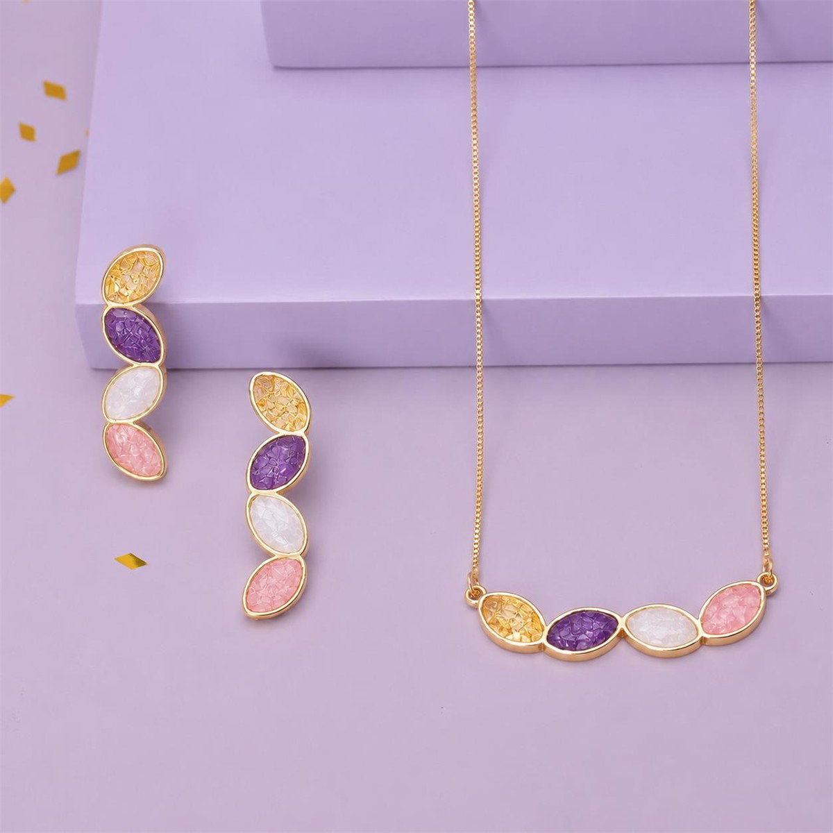CONJUNTO FOLHEADO A OURO