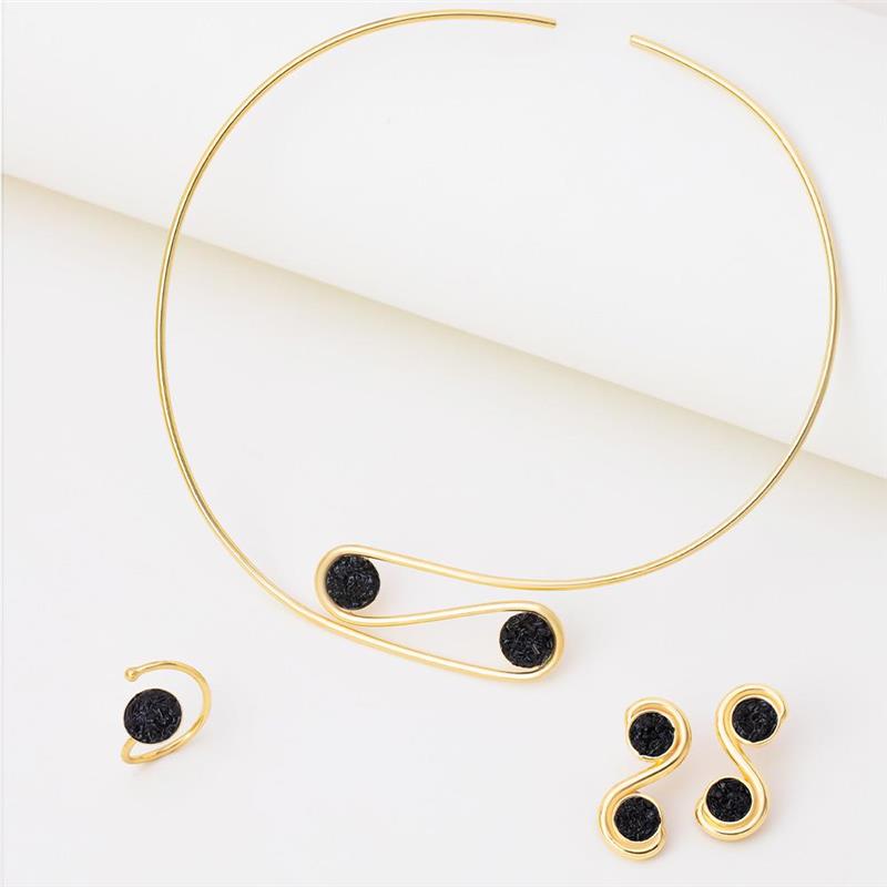 CONJUNTO FOLHEADO A OURO