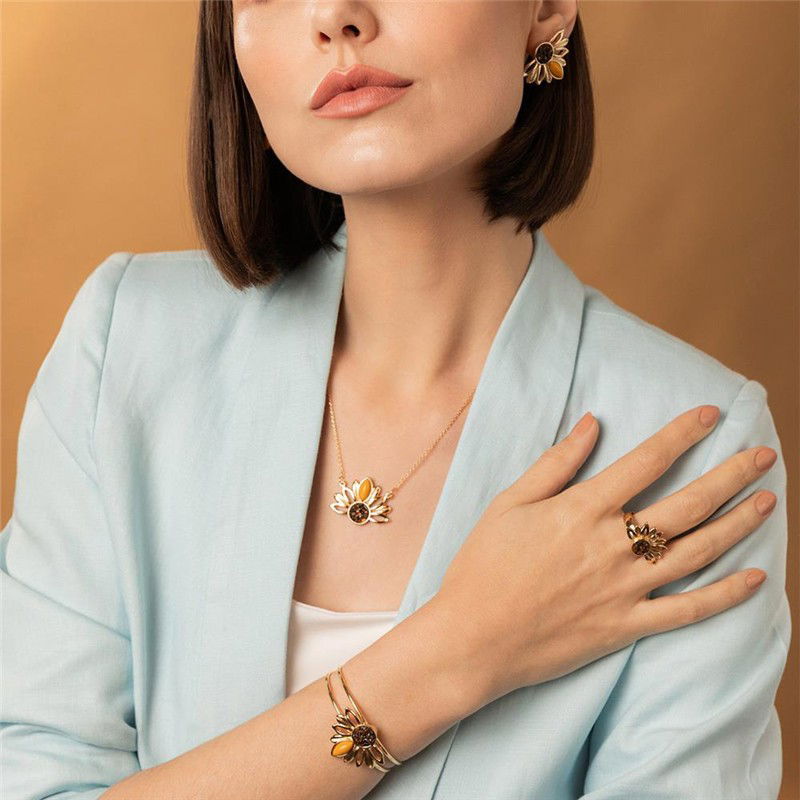 CONJUNTO FOLHEADO A OURO