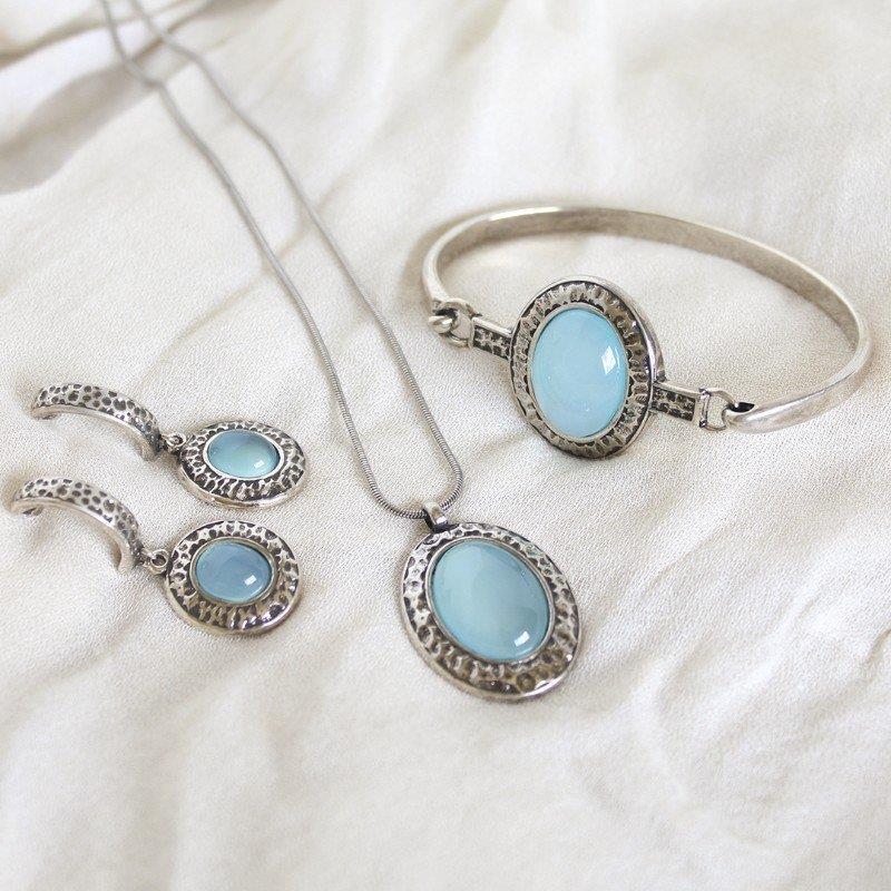 CONJUNTO FOLHEADO A PRATA ENVELHECIDA