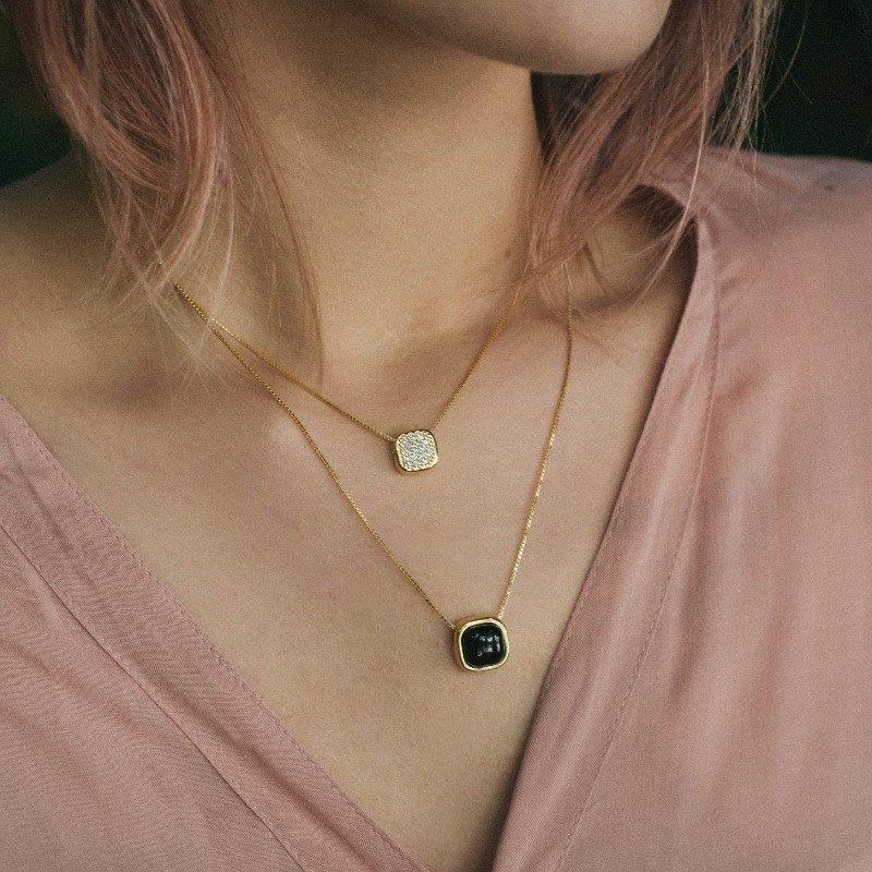 CONJUNTO FOLHEADO A RÓDIO NEGRO