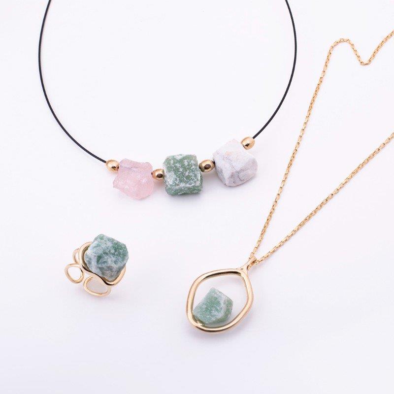 COLAR FOLHEADO A OURO