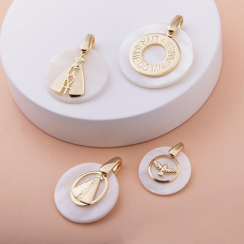 PINGENTE FOLHEADO A OURO