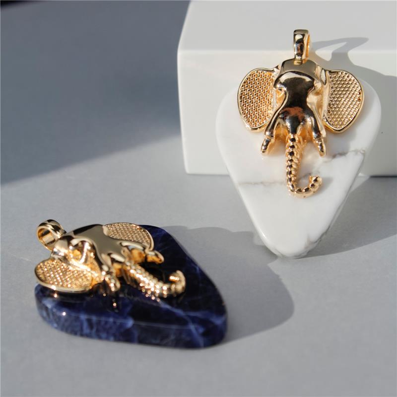 PINGENTE FOLHEADO A OURO