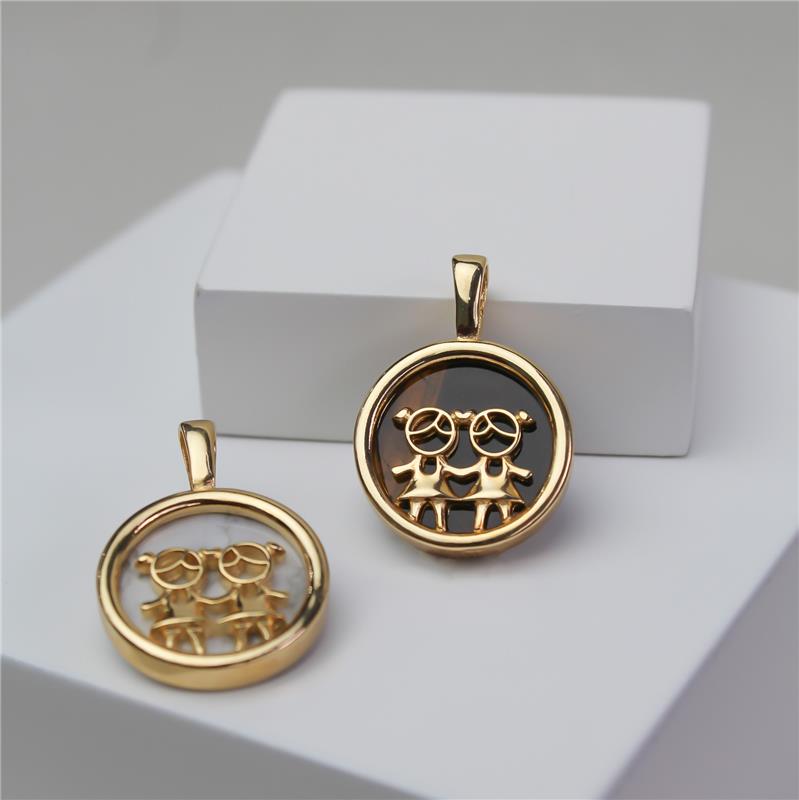 PINGENTE FOLHEADO A OURO