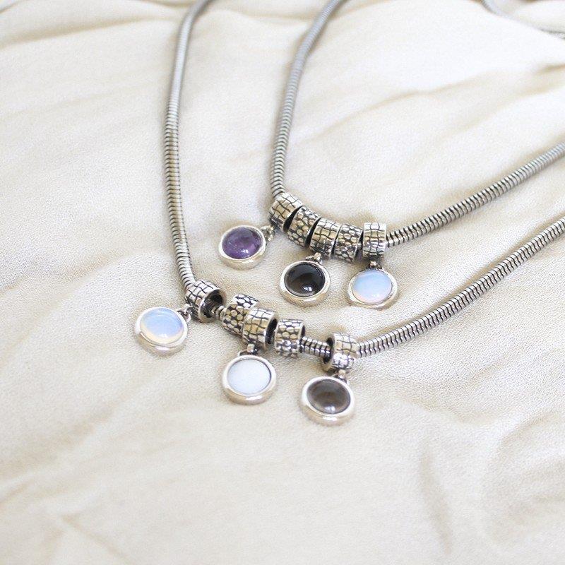 PINGENTE FOLHEADO A PRATA ENVELHECIDA