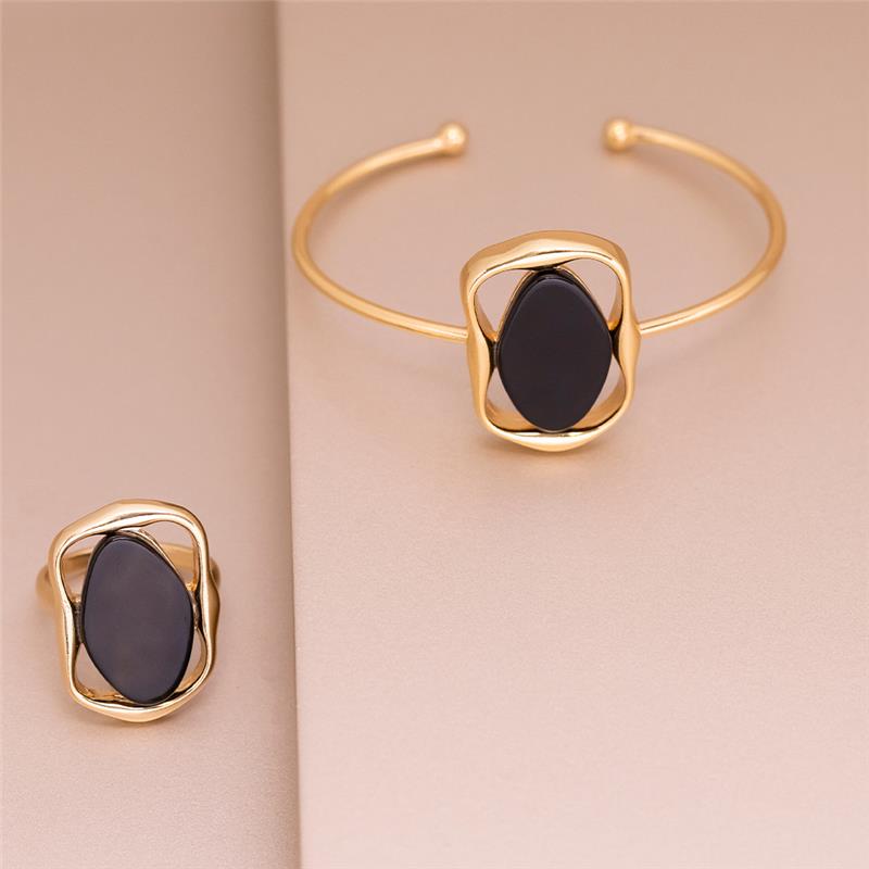 PULSEIRA FOLHEADO A OURO