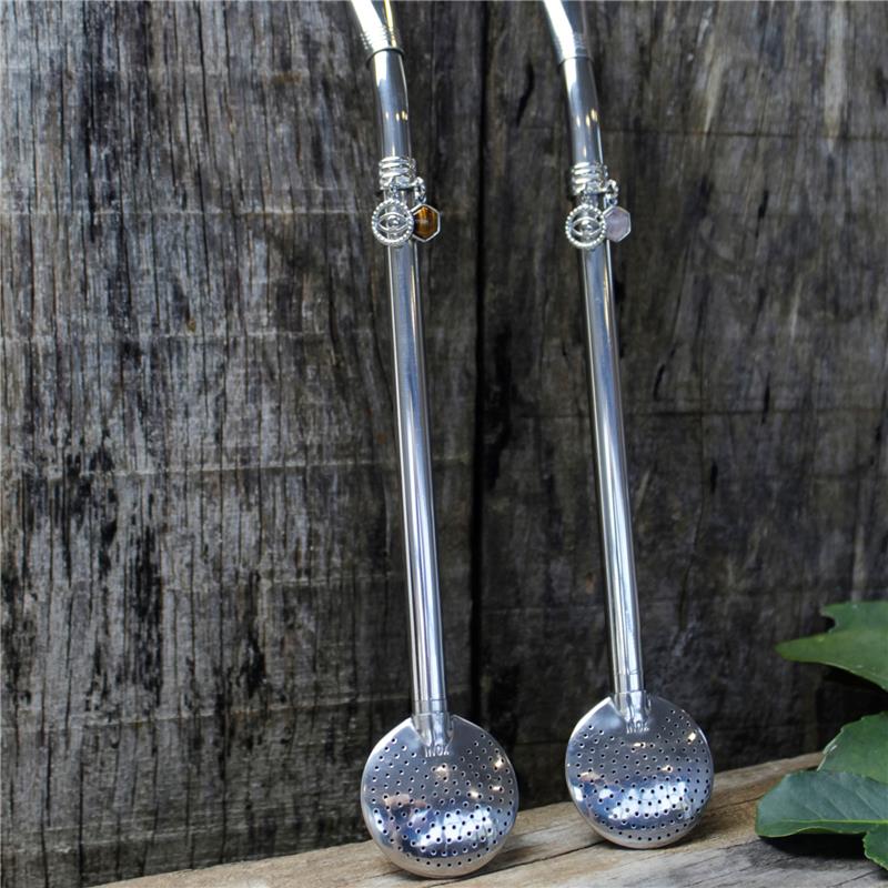 BOMBA DE CHIMARRÃO EM AÇO INOX COM DETALHE FOLHEADO A PALÁDIO